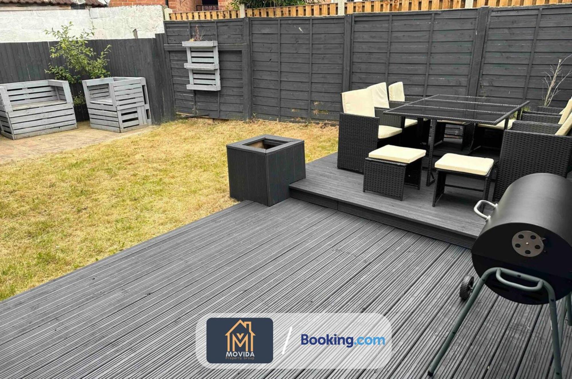 Large Modern 6 Bedroom House By Movida Property Group Short Lets & Serviced Accommodation With Games Room Leeds  Ngoại thất bức ảnh