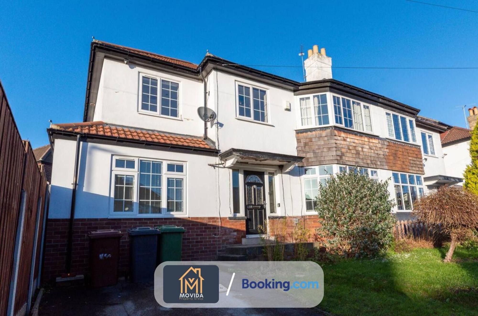 Large Modern 6 Bedroom House By Movida Property Group Short Lets & Serviced Accommodation With Games Room Leeds  Ngoại thất bức ảnh