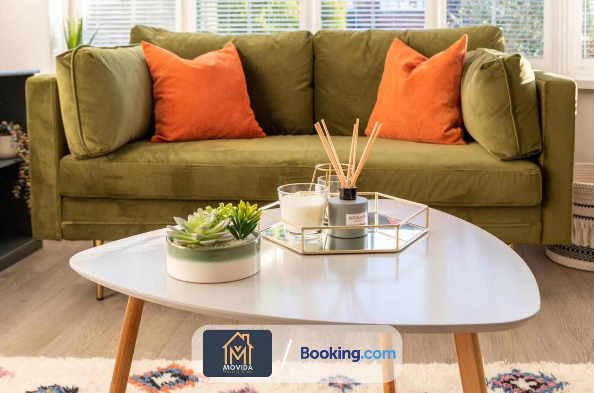 Large Modern 6 Bedroom House By Movida Property Group Short Lets & Serviced Accommodation With Games Room Leeds  Ngoại thất bức ảnh