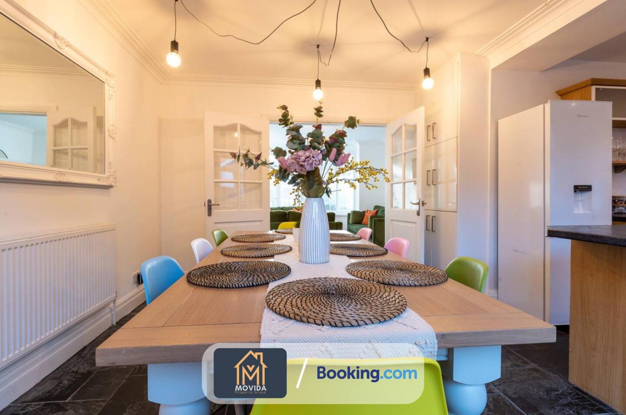 Large Modern 6 Bedroom House By Movida Property Group Short Lets & Serviced Accommodation With Games Room Leeds  Ngoại thất bức ảnh